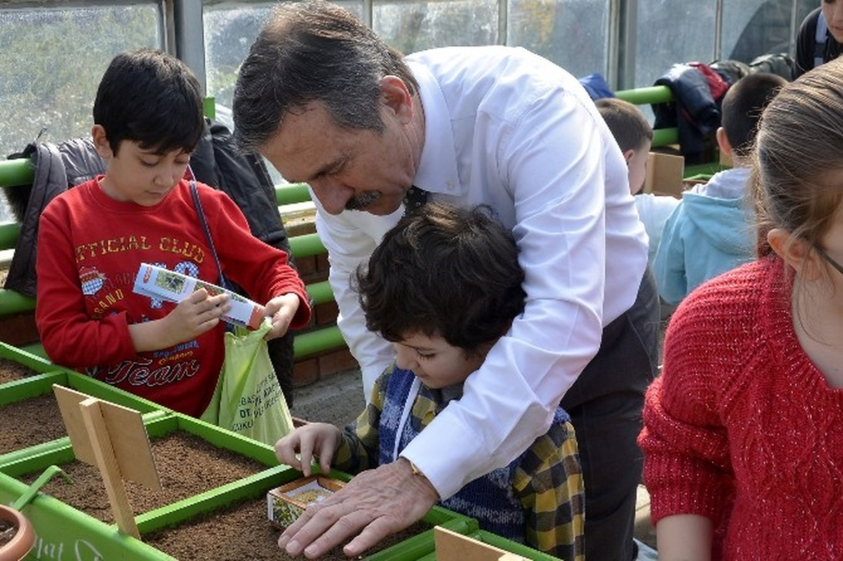 Miniklerin Çiçek ve Sebze Ekim Heyecanı