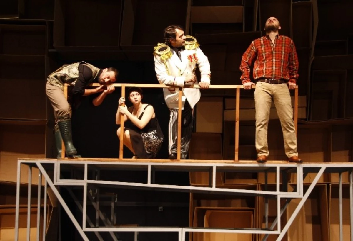 Tiyatro Anadolu\'nun Yeni Oyunu: "İntiharın Genel Provası"