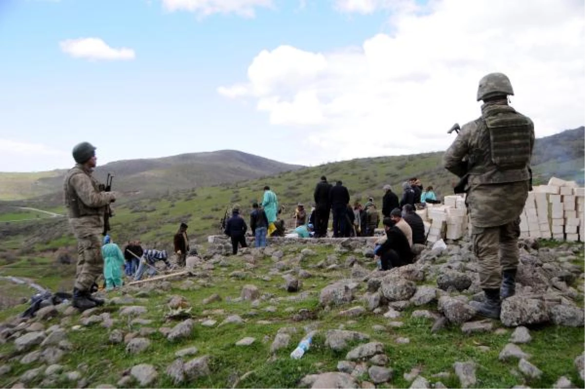 Tunceli\'de 1938 Olaylarıyla İlgili Yapılan Kazıda Bazı Kemikler Bulundu