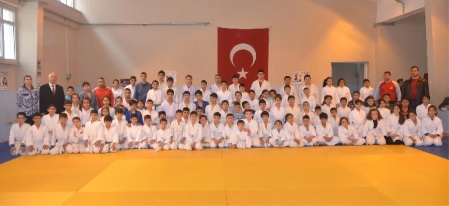 Adana\'da Judo Kuşak Sınavı