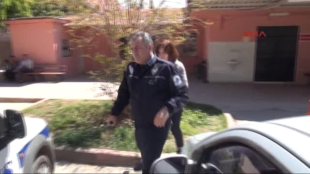 Adana Teyzesi ve Eniştesini Bıçakla Yaraladı