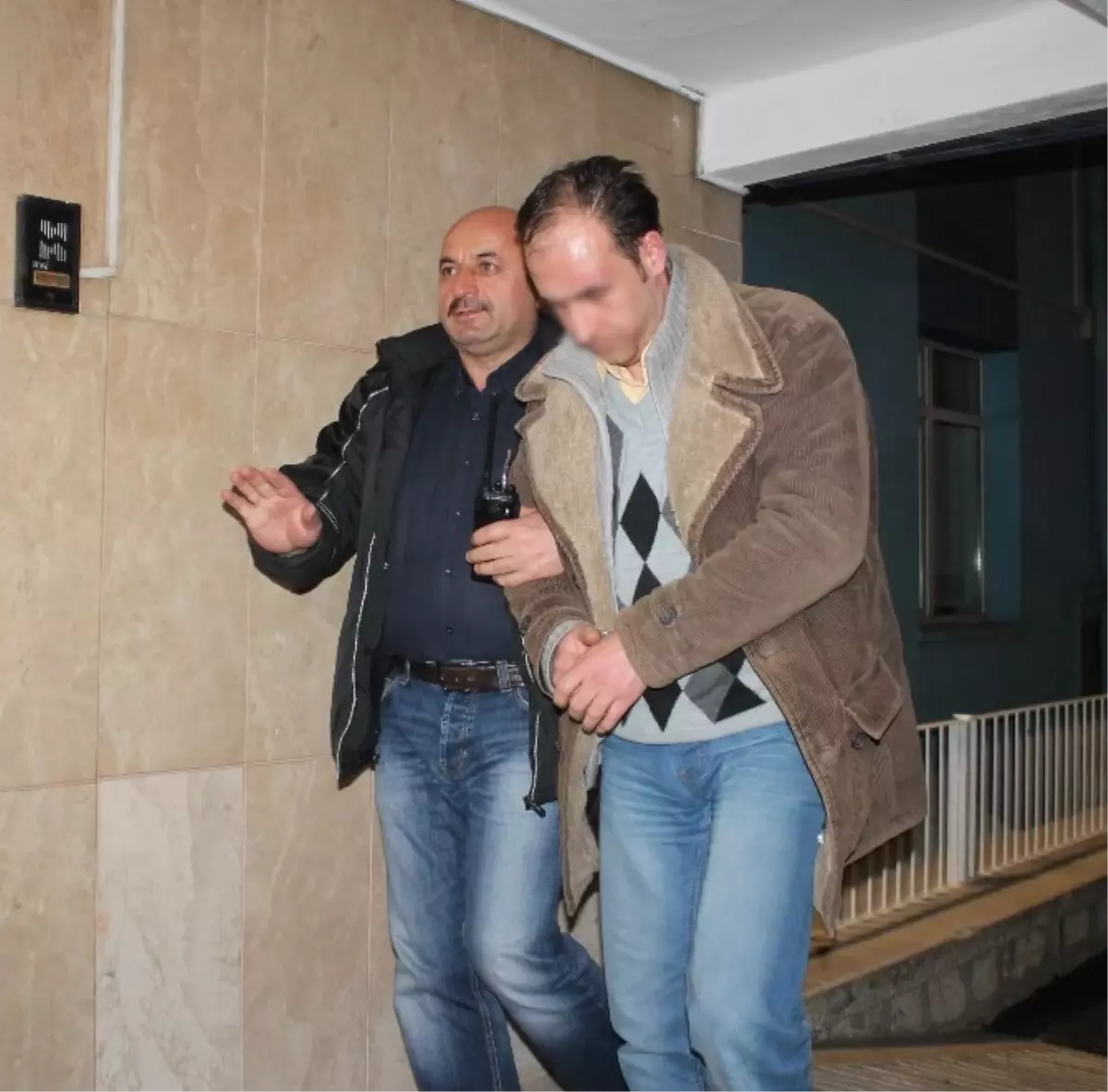 Bacanağı Tarafından Bıçaklanarak Öldürüldü