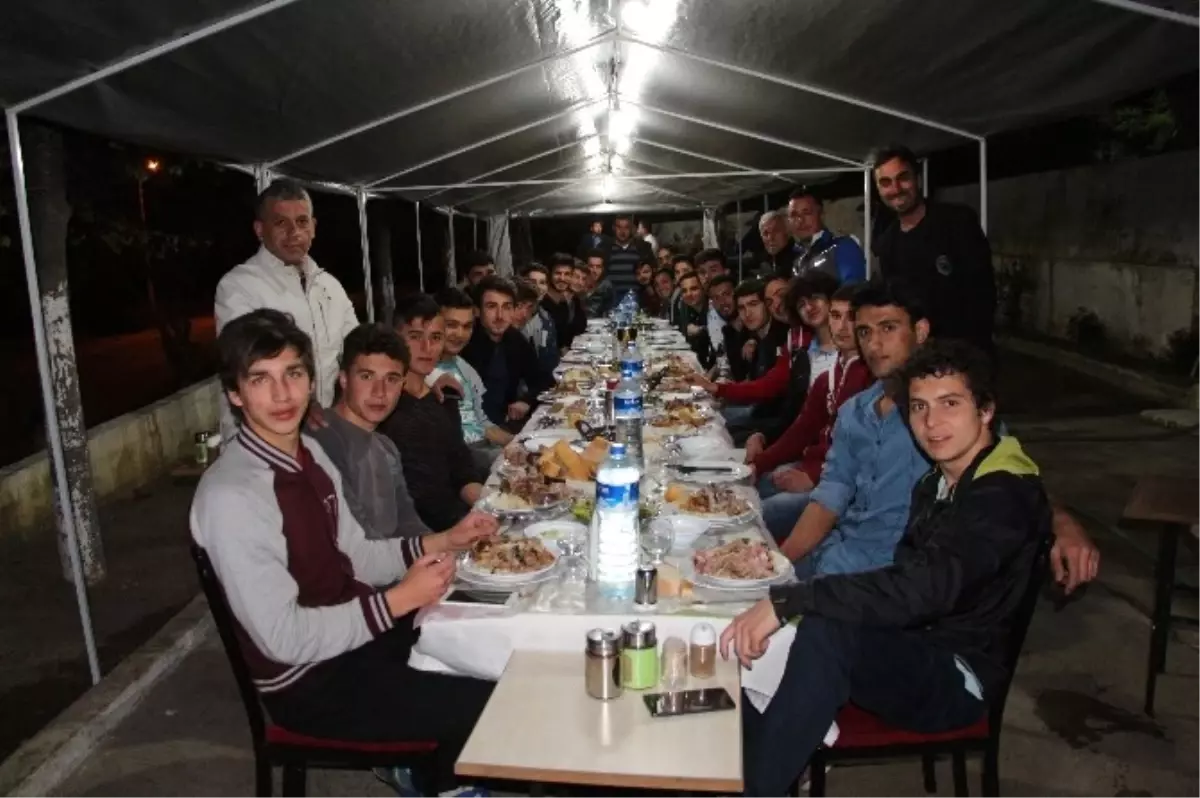 Başkan Alıcık, Şampiyon Takımını Onurlandırdı