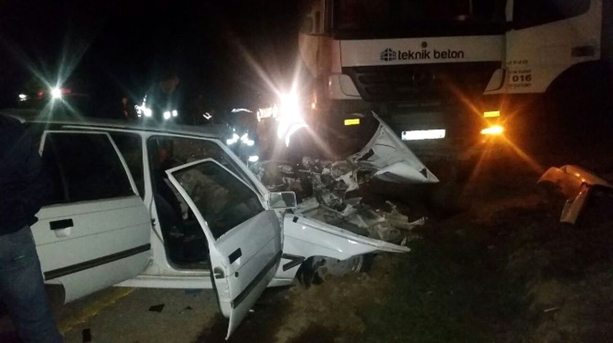 Beton Mikseriyle Çarpışan Otomobilde Acı Son