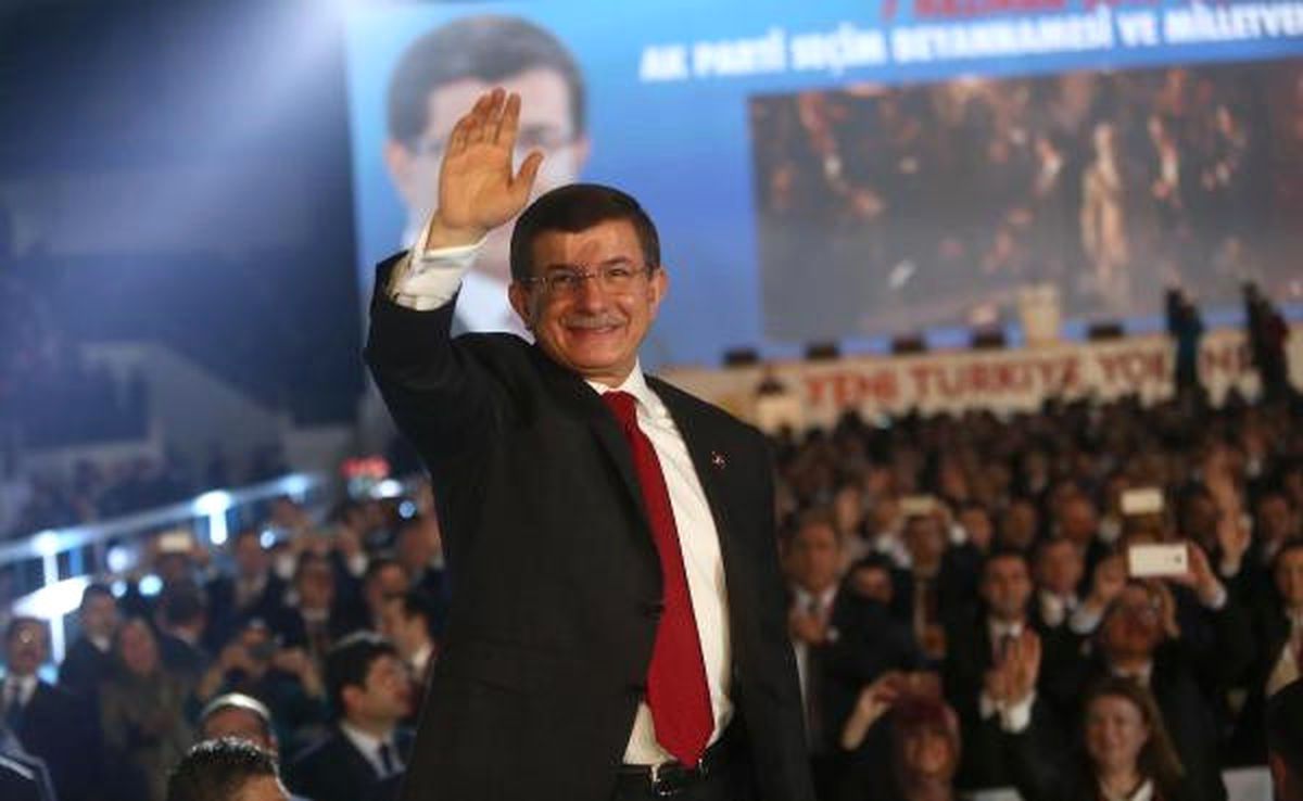 Davutoğlu: Seçim Beyannamemizin Odağında İnsan Onuru Vardır (2)