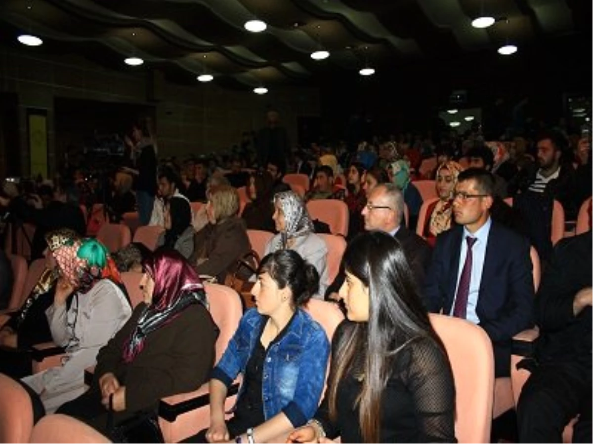 Diyarbakır\'da \'Yunus Emre\'de Gezginci Ruh\' Konferansı