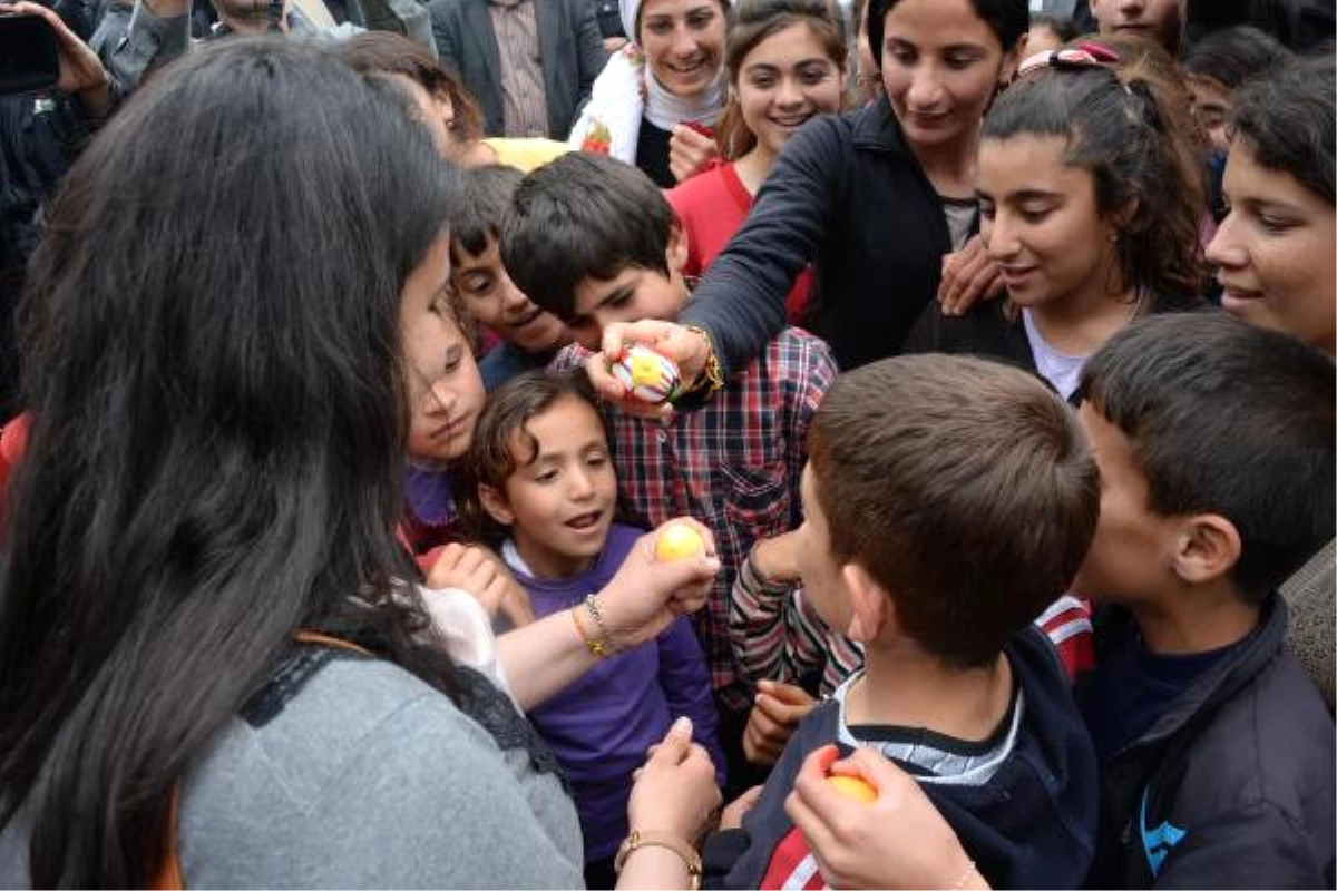 Diyarbakır\'daki Ezidiler Bayramlarını Kutladı