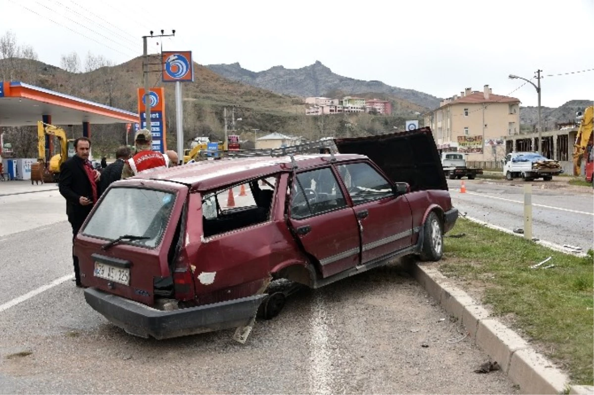 Gümüşhane\'de Trafik Kazası: 1 Ölü, 3 Yaralı