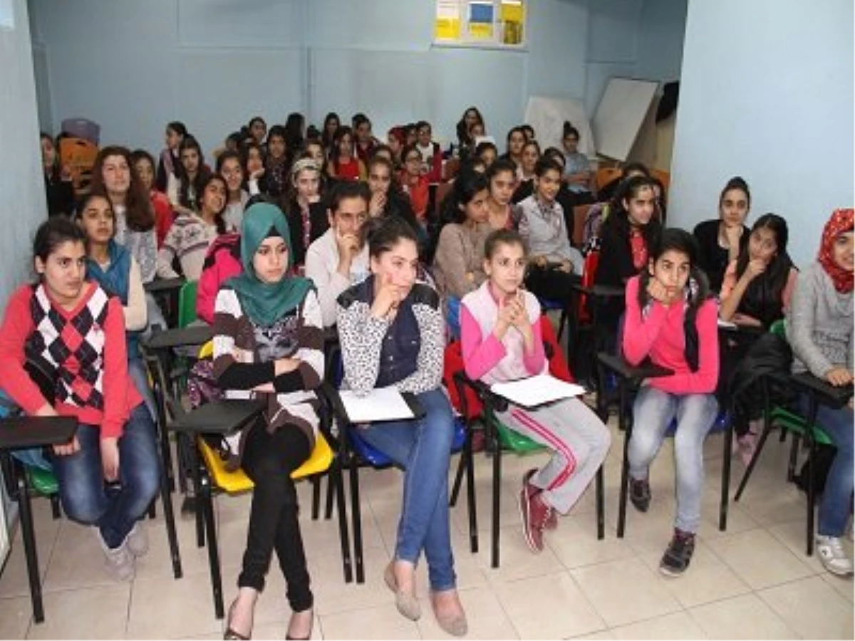 Kız Çocuklarına Ergenlik Semineri