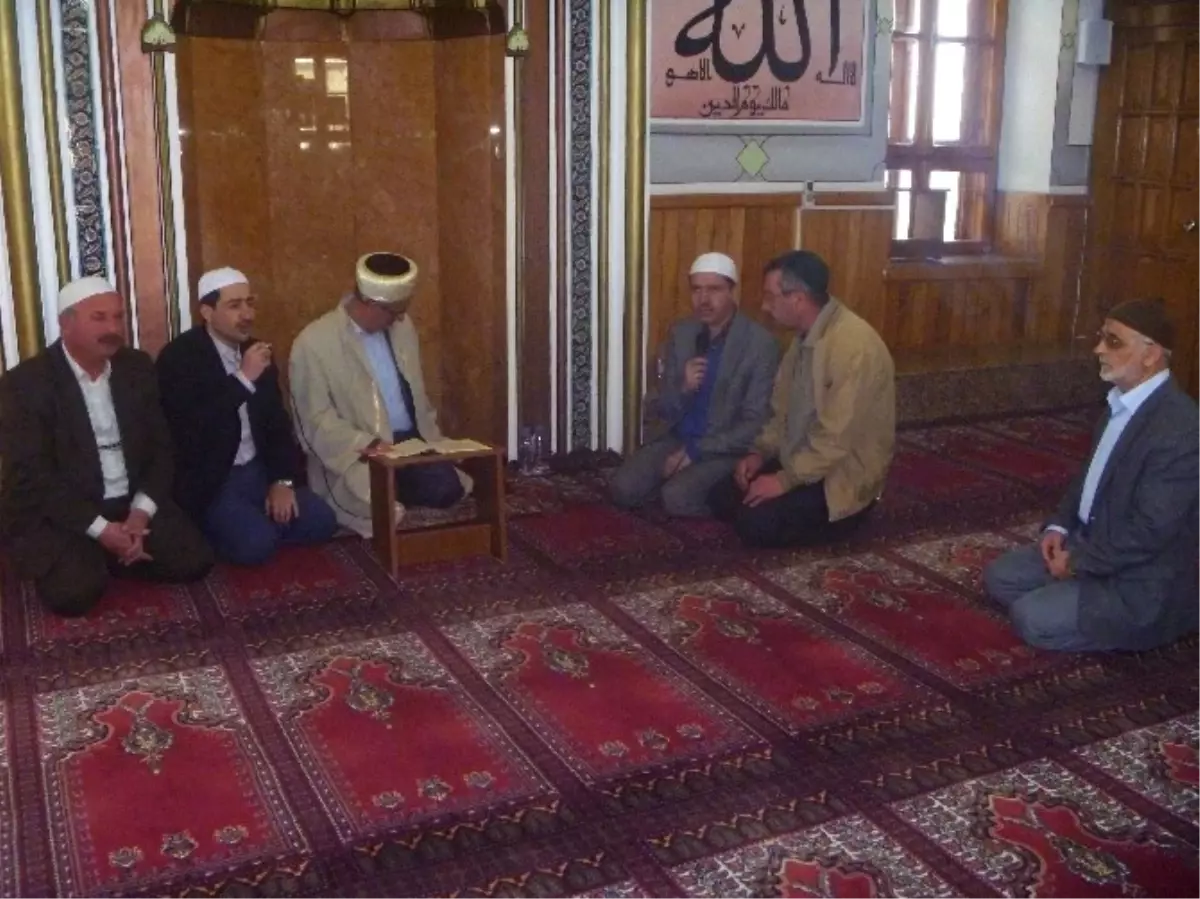 Kutlu Doğum Haftası Nedeniyle Yediler Camii\'nde Mevlid-i Şerif Okutuldu