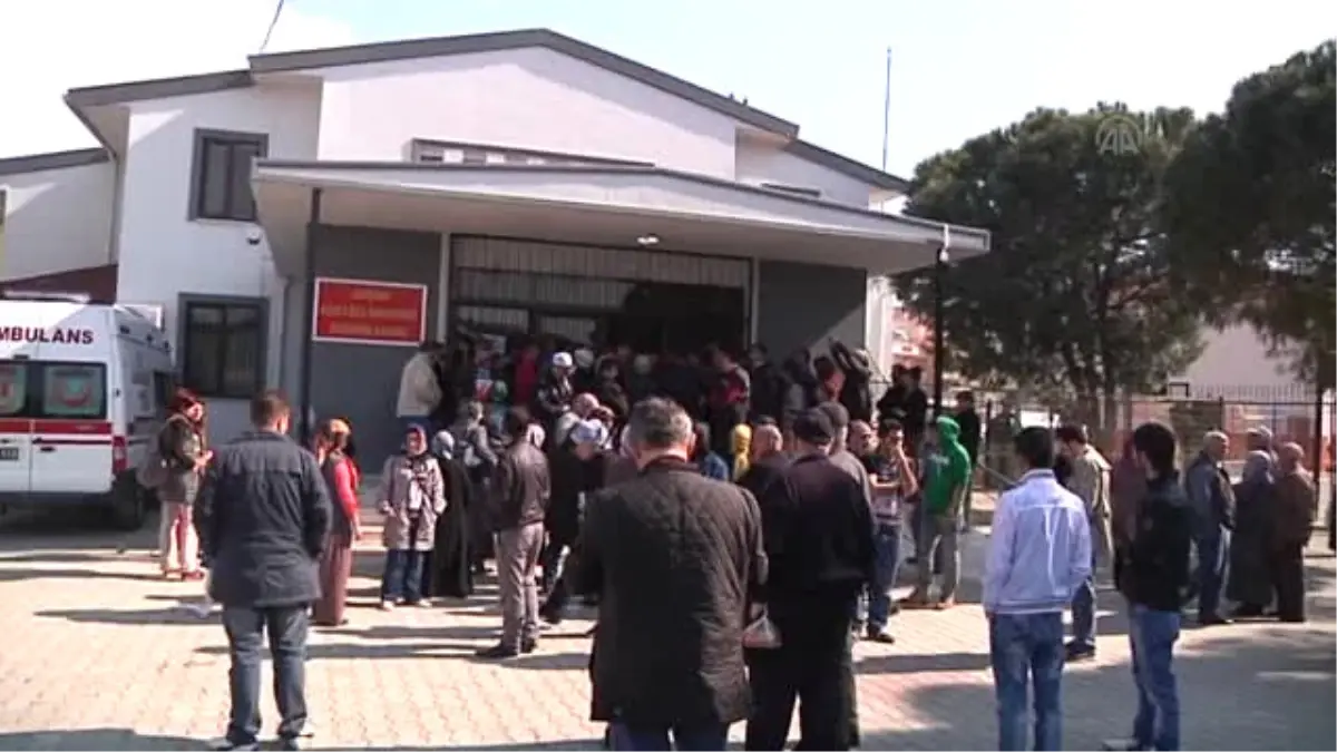 Madenci Yakınları ile Görevliler Arasında Tartışma (2)