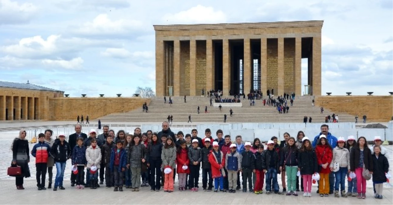 Öğrencilere Anıtkabir Gezisi