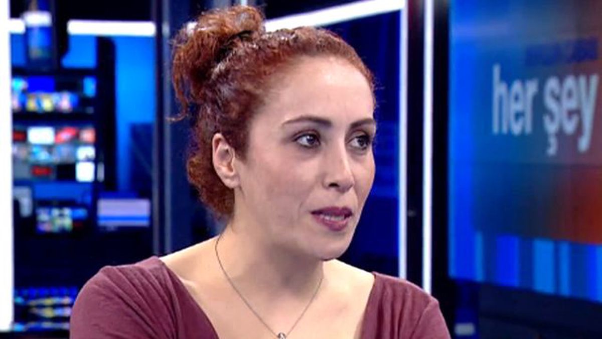 Türkçe Siri\'ye Ses Veren Kadın: Yelda Uğurlu