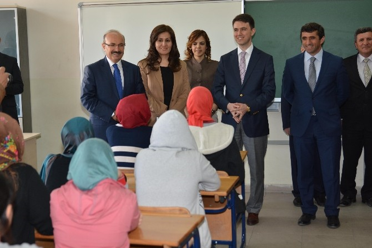 Vali Hasan Kürklü, Başarılı Öğrencileri Ziyaret Etti