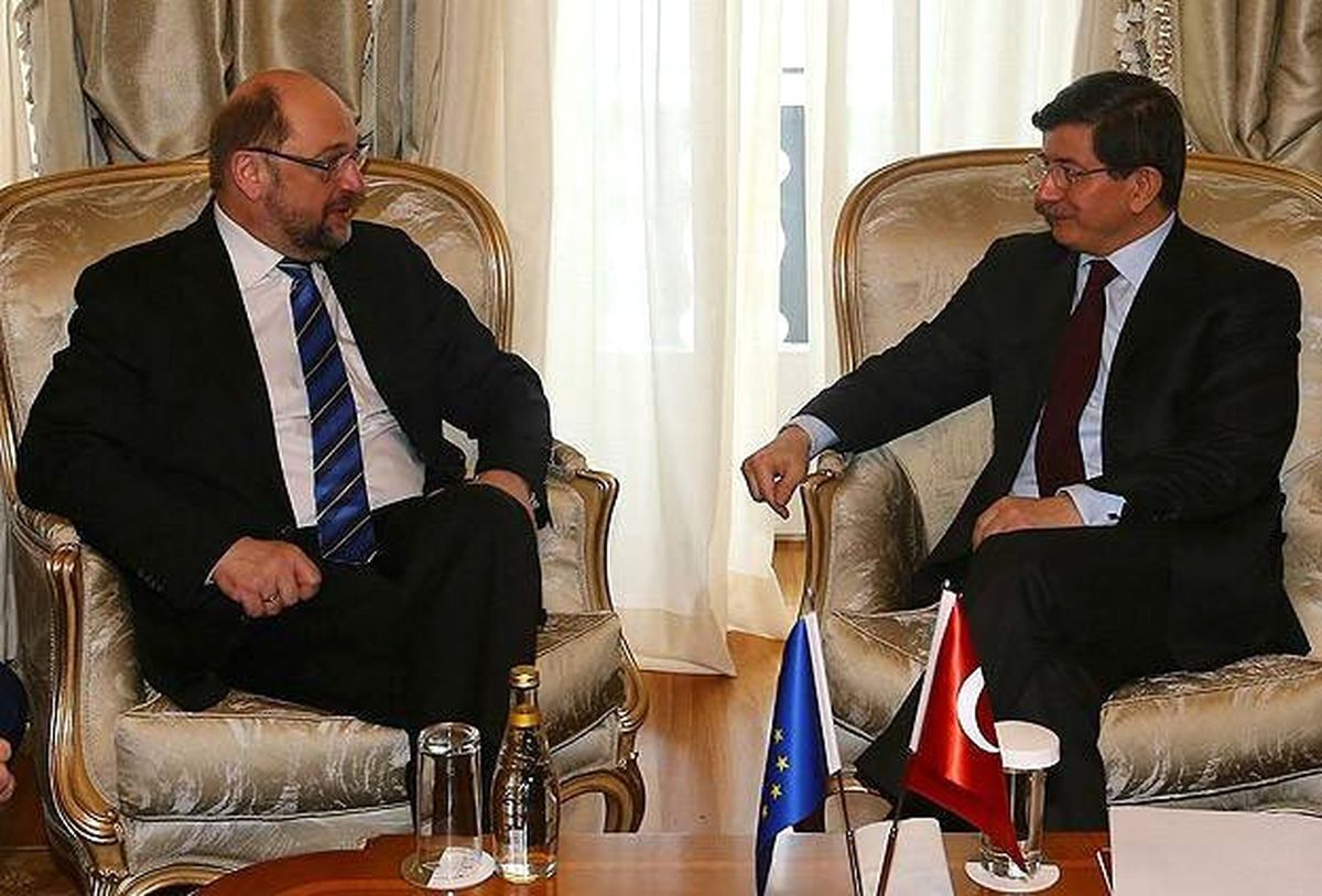 AP Başkanı Schulz Davutoğlu\'nu Aradı