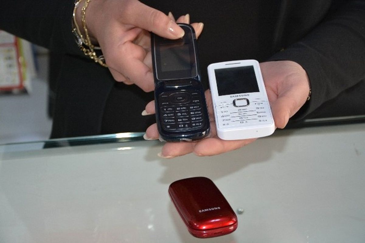 Asker Telefonları Vitrinde
