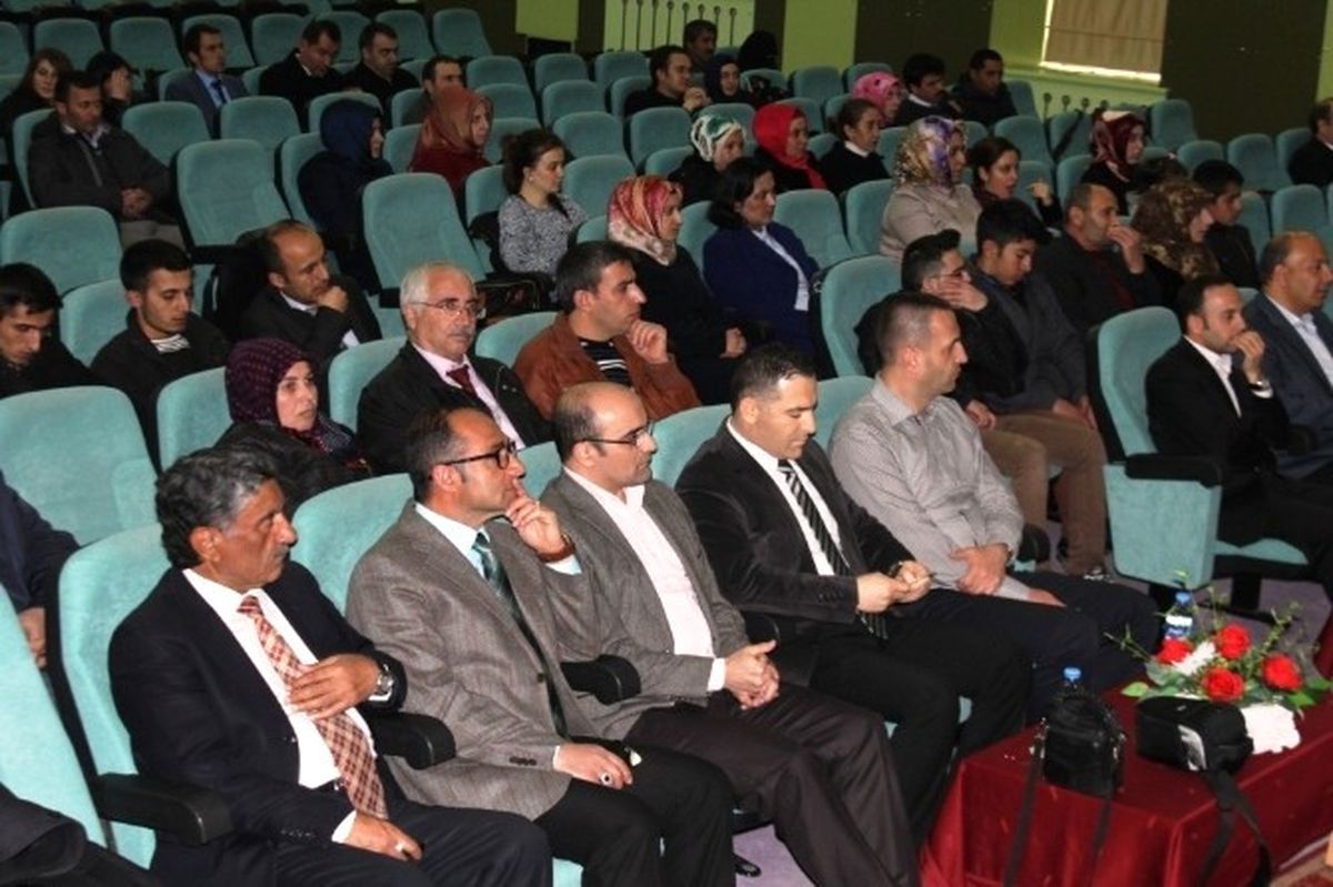 Aziziye\'de "Aile İçi İletişim" Semineri…