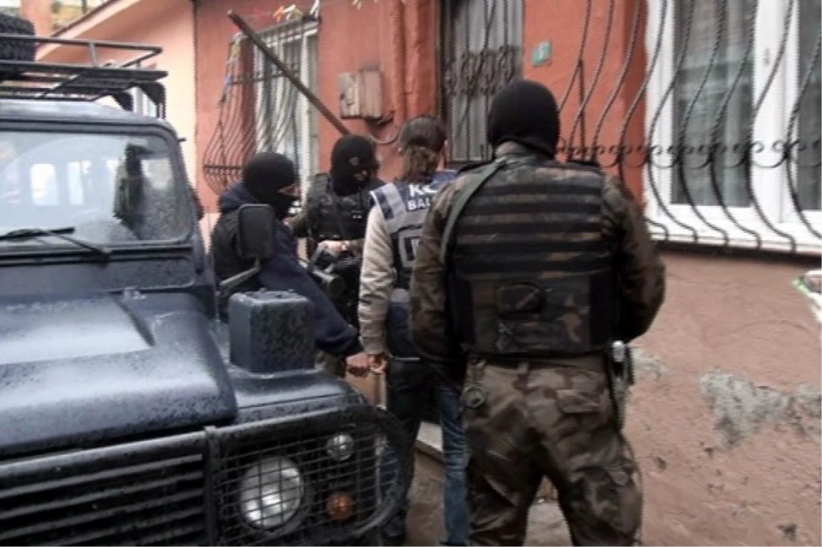 Bandırma\'daki Uyuşturucu Operasyonunda 30 Kişi Tutuklandı