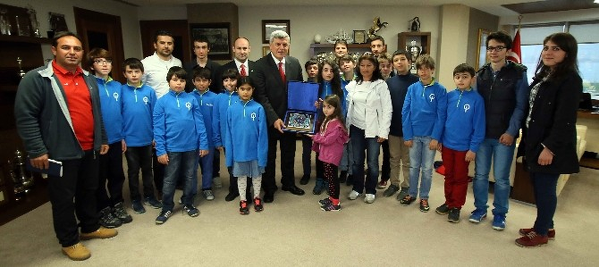 Başkan Karaosmanoğlu, Yelken Kulübü\'nü Ağırladı