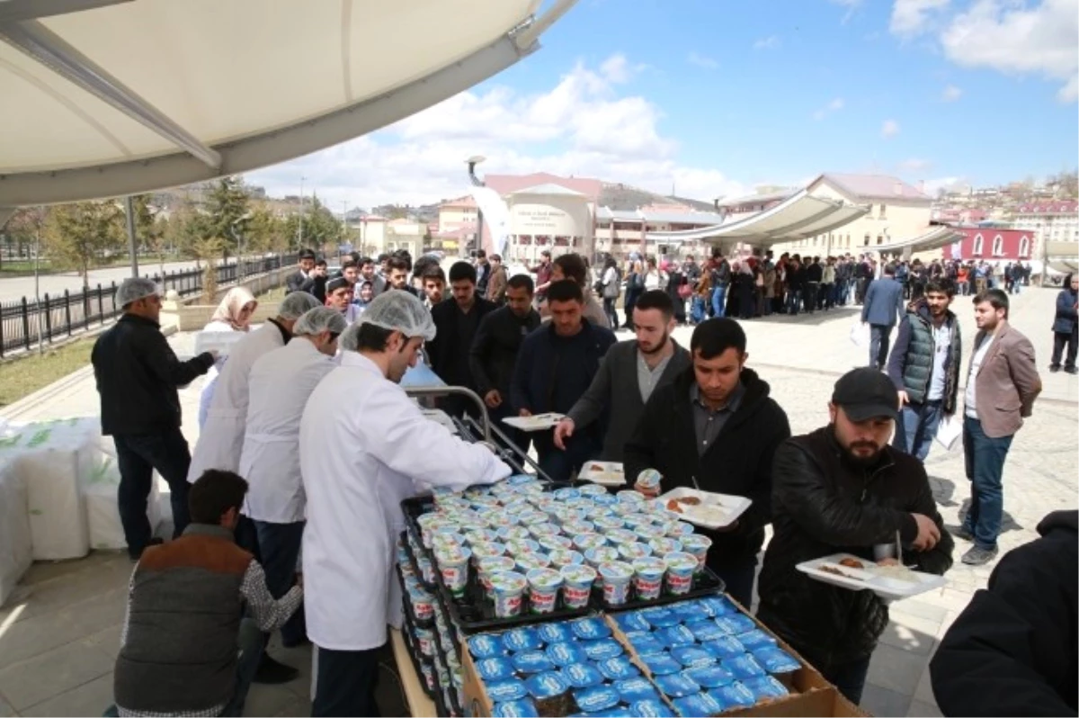 Bayburt Üniversitesinde Kutlu Doğum Yemeği