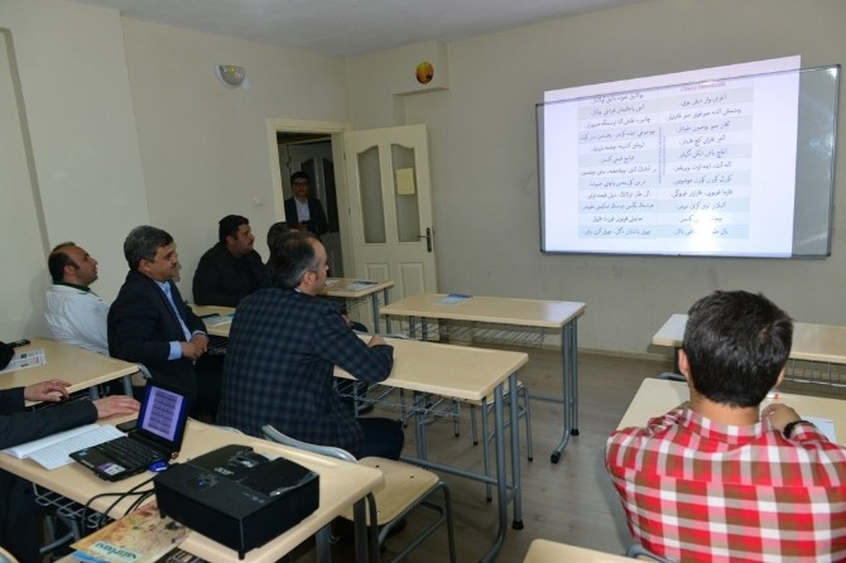 Belediye Personeli Osmanlıca Öğreniyor