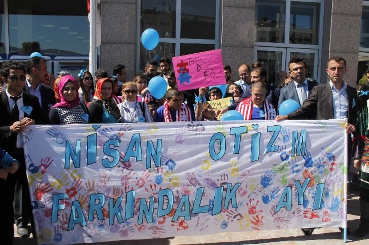 Bolu\'da Otizm Farkındalık Ayı Yürüyüşü Yapıldı