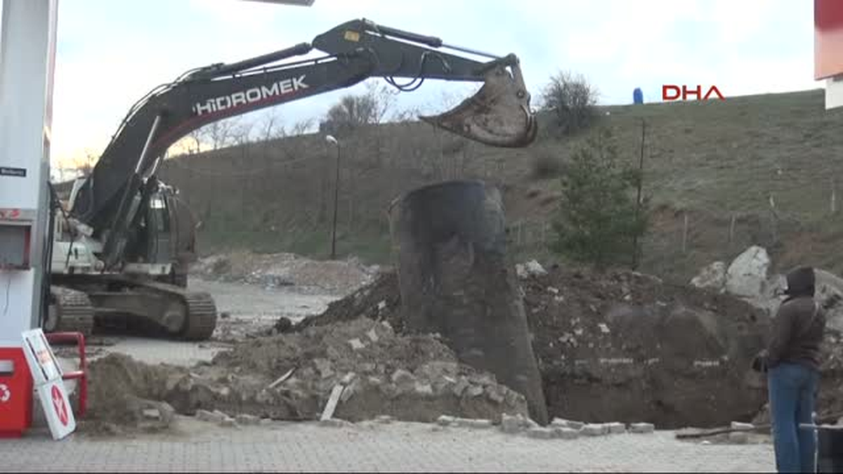 Bolu Kaçak Akaryakıt İstasyonunun Altında Kazdıkça Tanker Çıktı