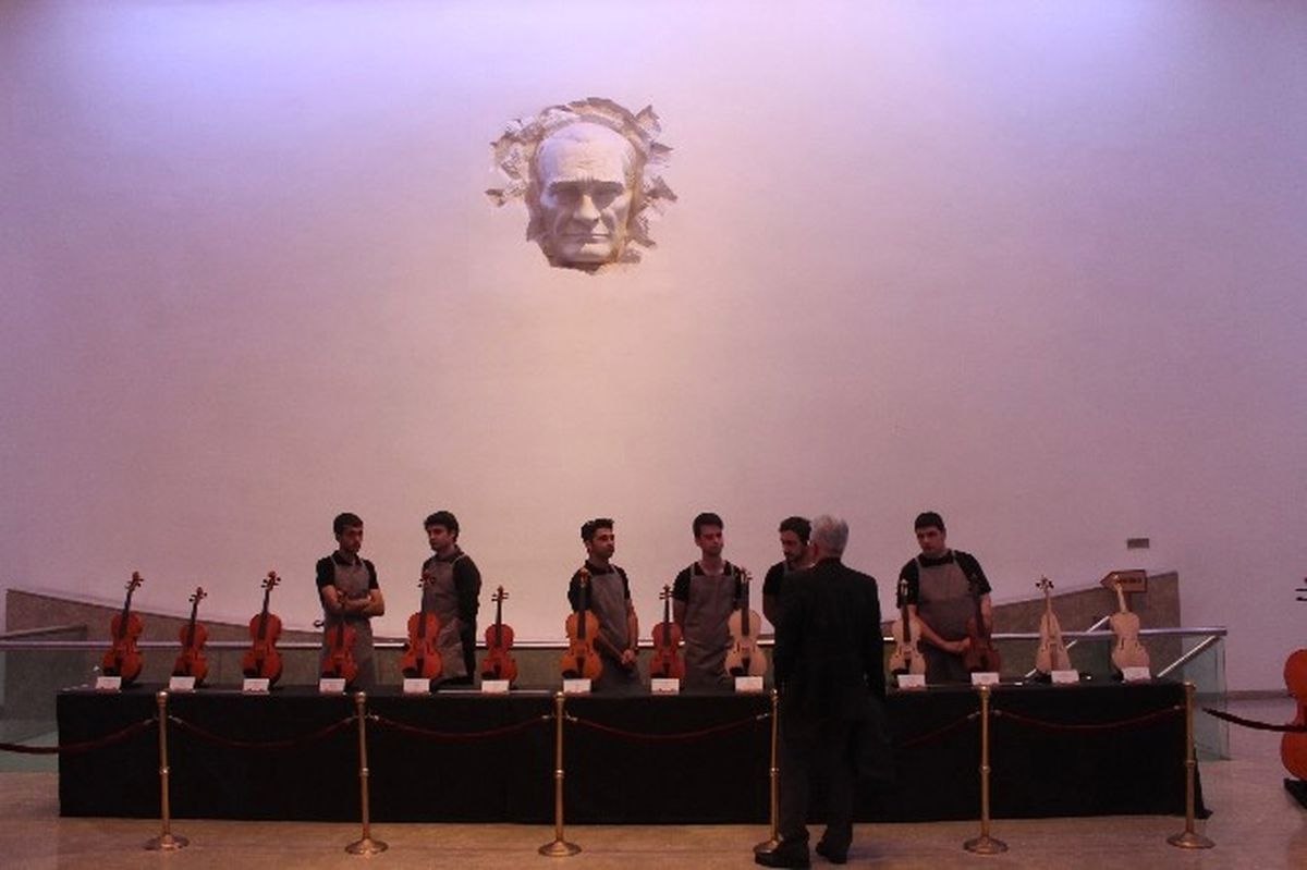 Bülent Ecevit Üniversitesi Öğrencilerinin Çalgı Yapım Sergisi Başkent\'te Açıldı