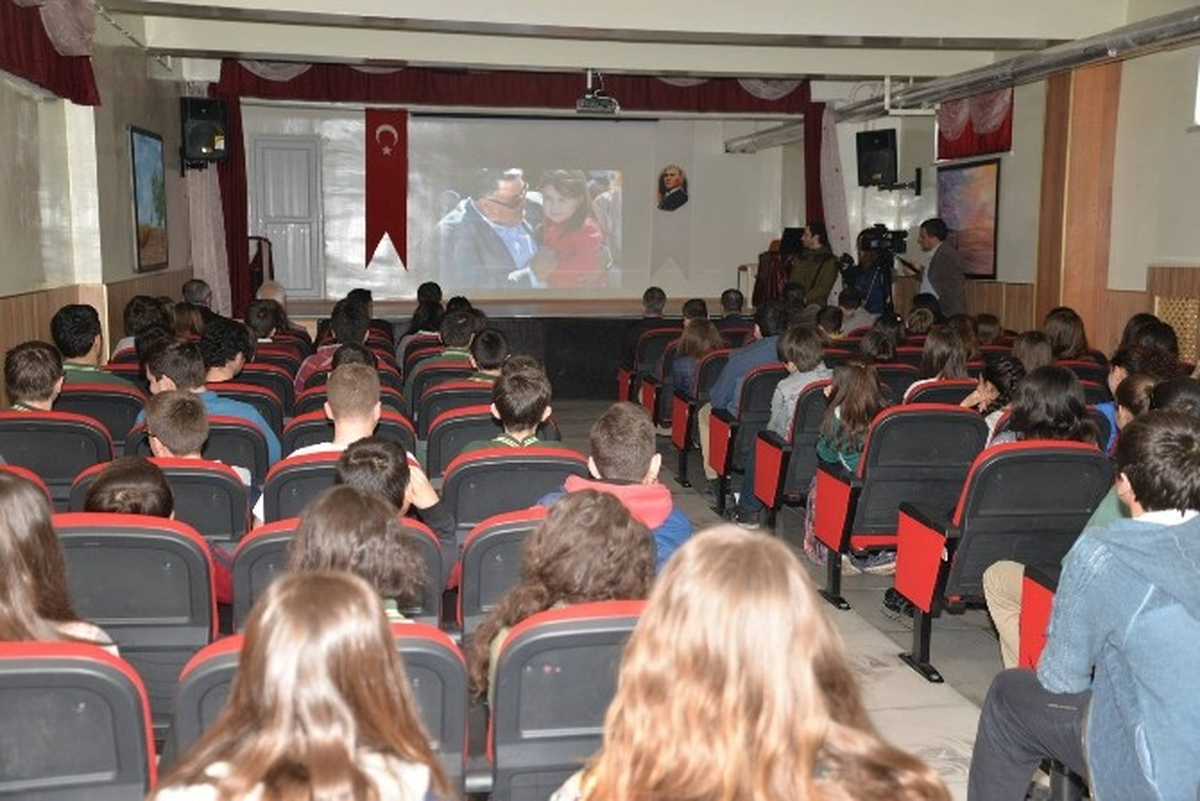 \'Çanakkale Geçilmez Destanı 3 Boyutlu Belgeseli" 10 Bin Öğrenci Tarafından İzlendi