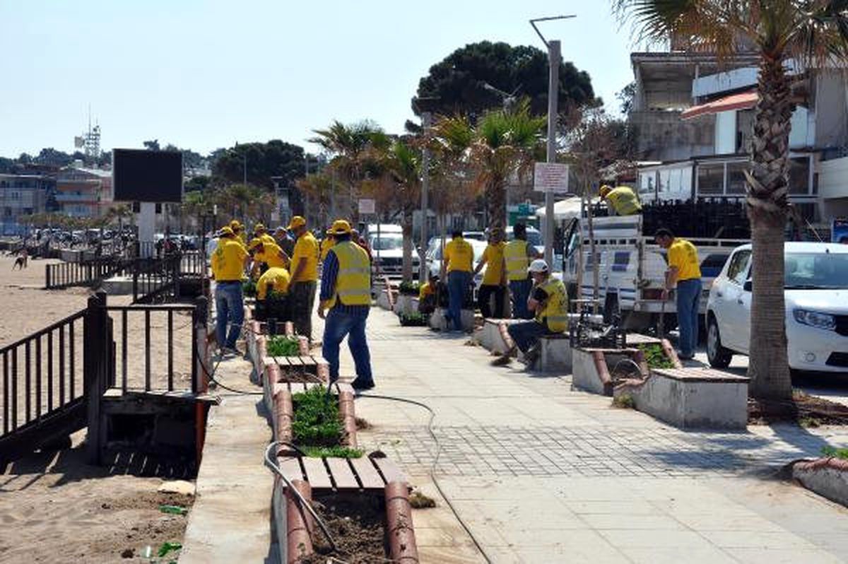 Didim\'de Deniz Sezonu Başladı, Plajlar Doldu Taştı