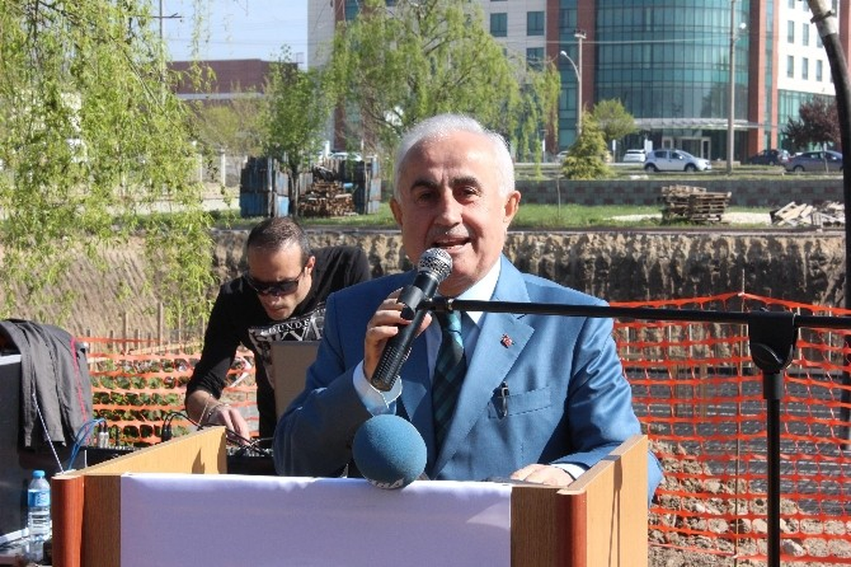 Edirne Valisi Şahin'den Temel Atma Töreninde Sitemli Sözler