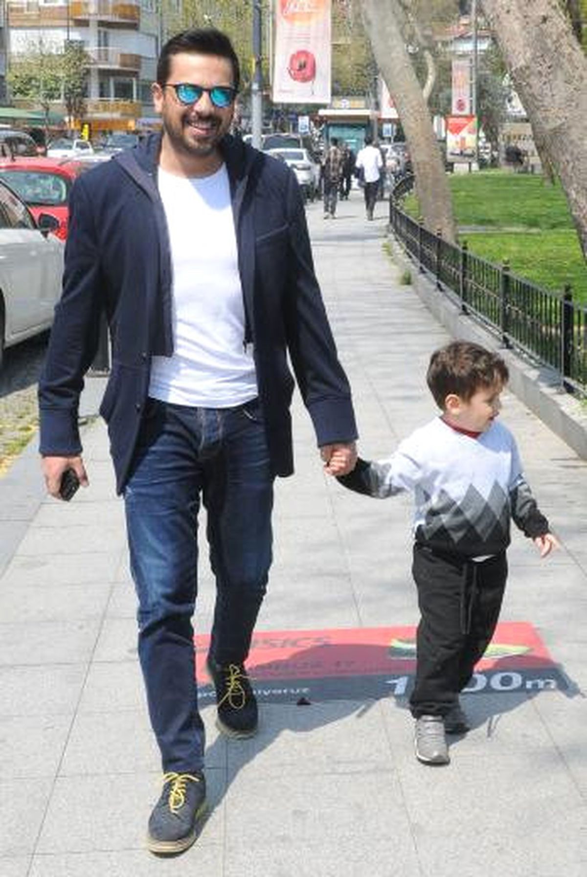 Emre Altuğ Doğum Gününü Oğluyla Kutladı