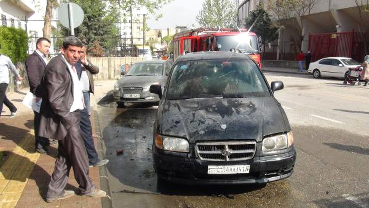Gaziantep\'te Hareket Halindeki Araç Yandı
