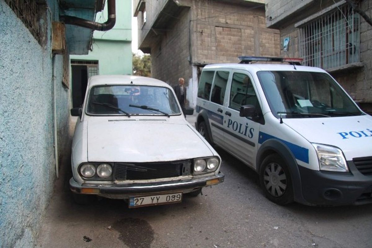 Gaziantep\'te Otomobil Hırsızı Güvenlik Kamerasına Yakalandı
