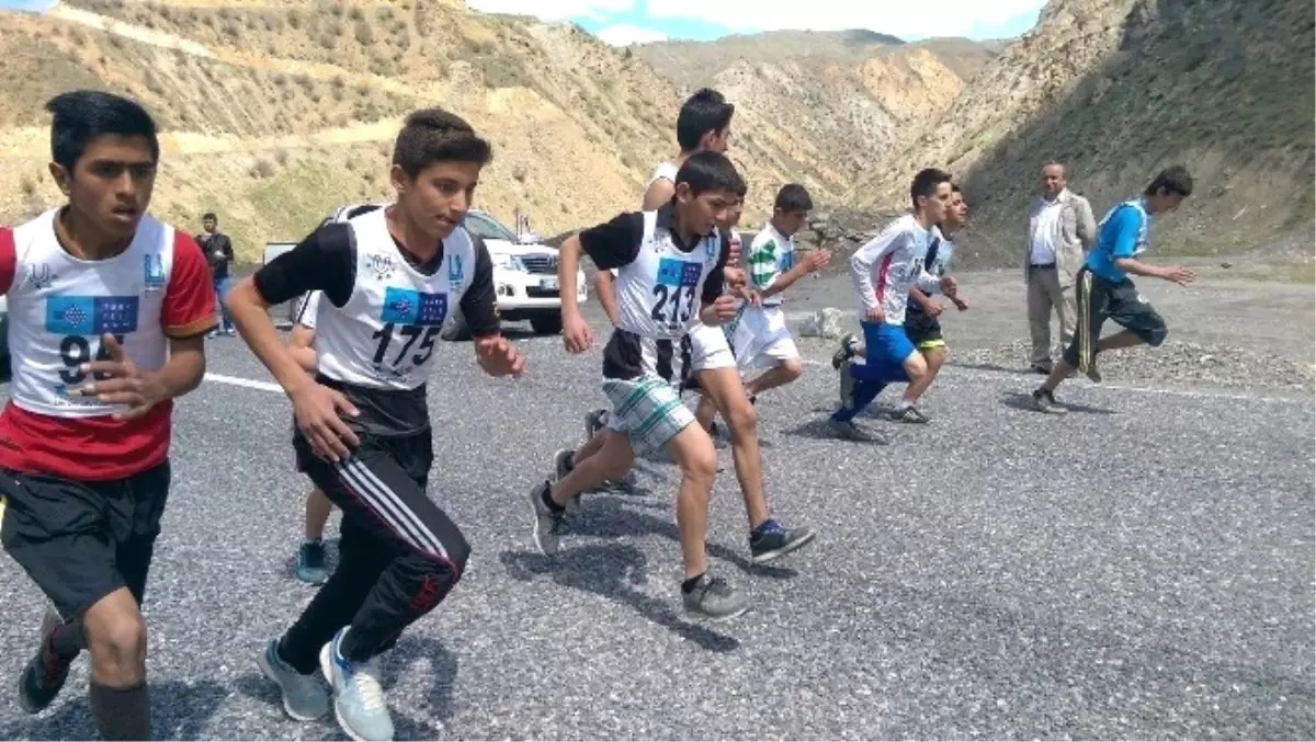 Hakkari\'de Atletizm İl Birinciliği Yarışması