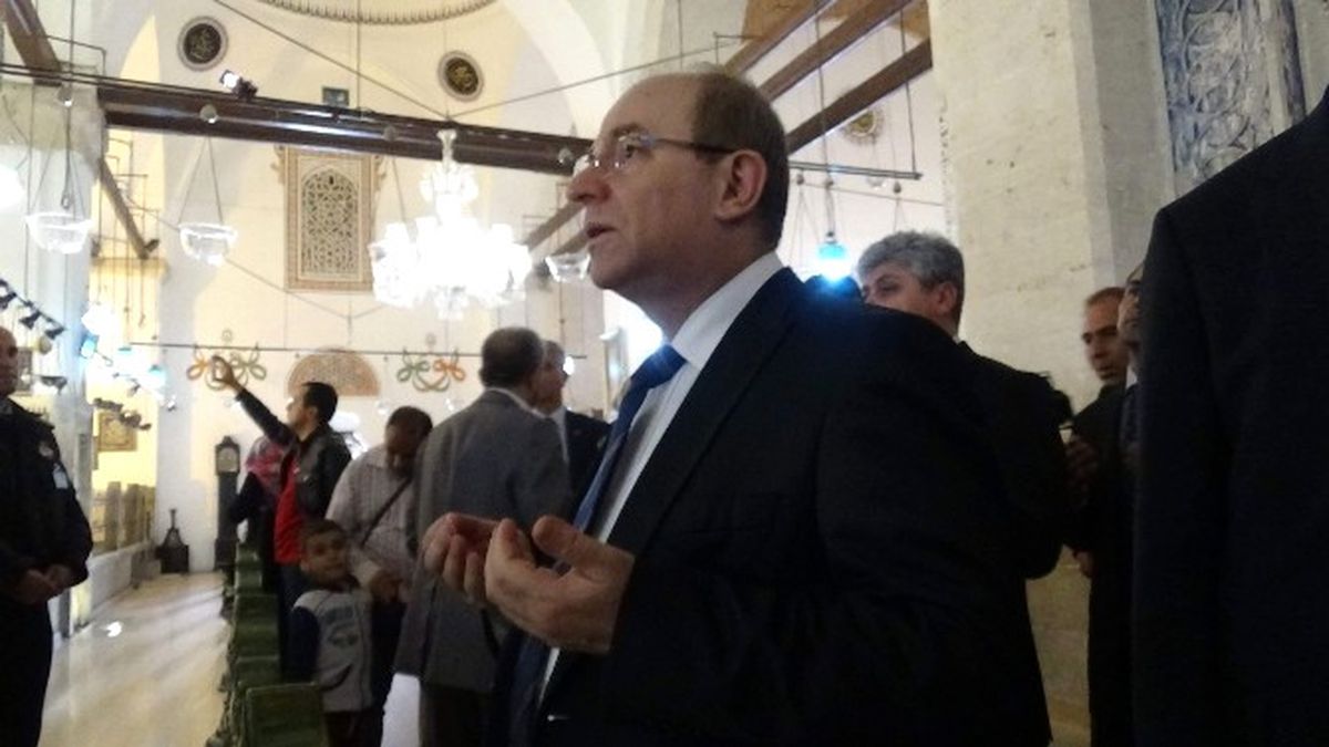 İçişleri Bakanı Öztürk, Mevlana Türbesi\'ni Ziyaret Etti