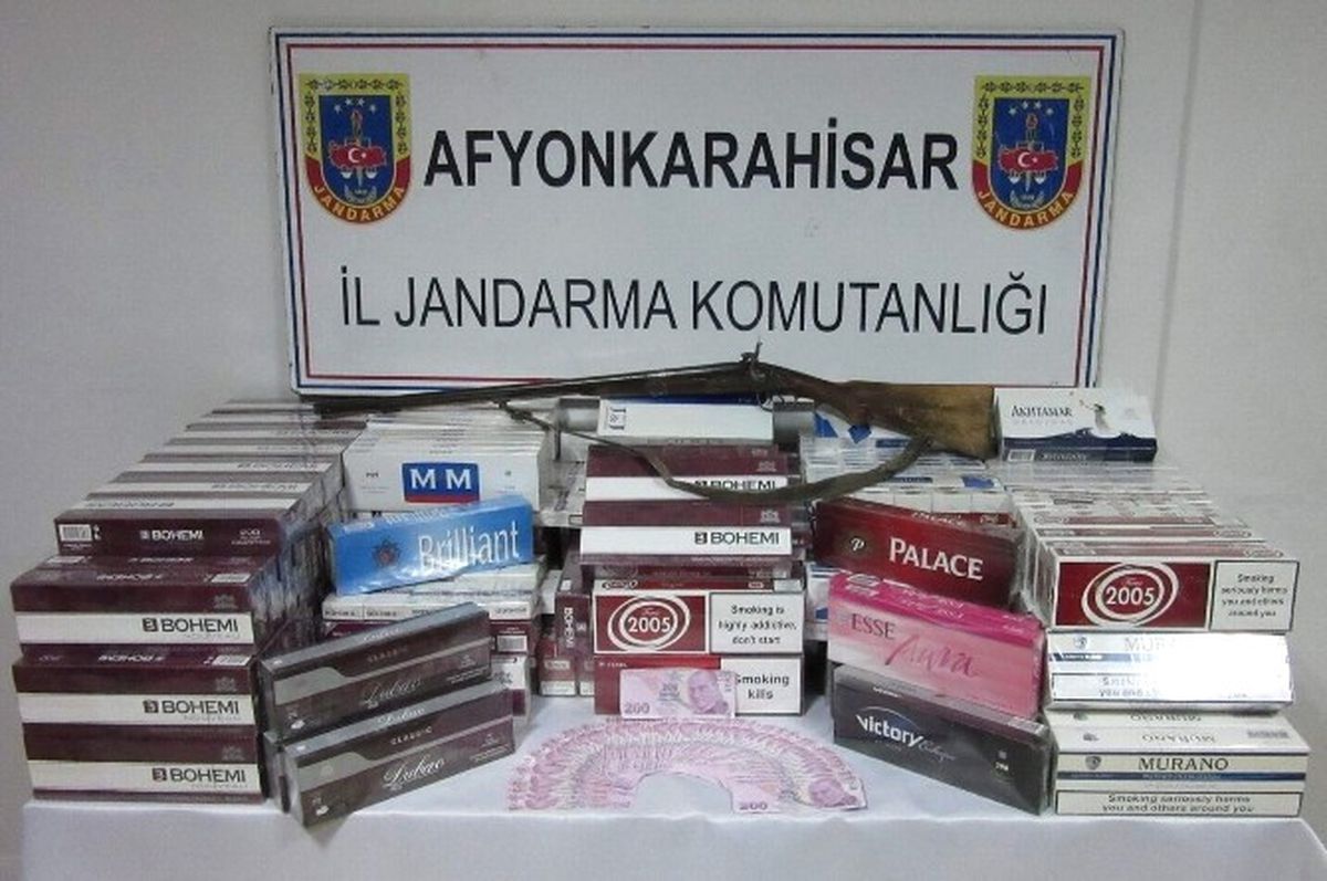 Jandarmadan 12 Adrese Eş Zamanlı Sahte Para ve Kaçak Sigara Baskını