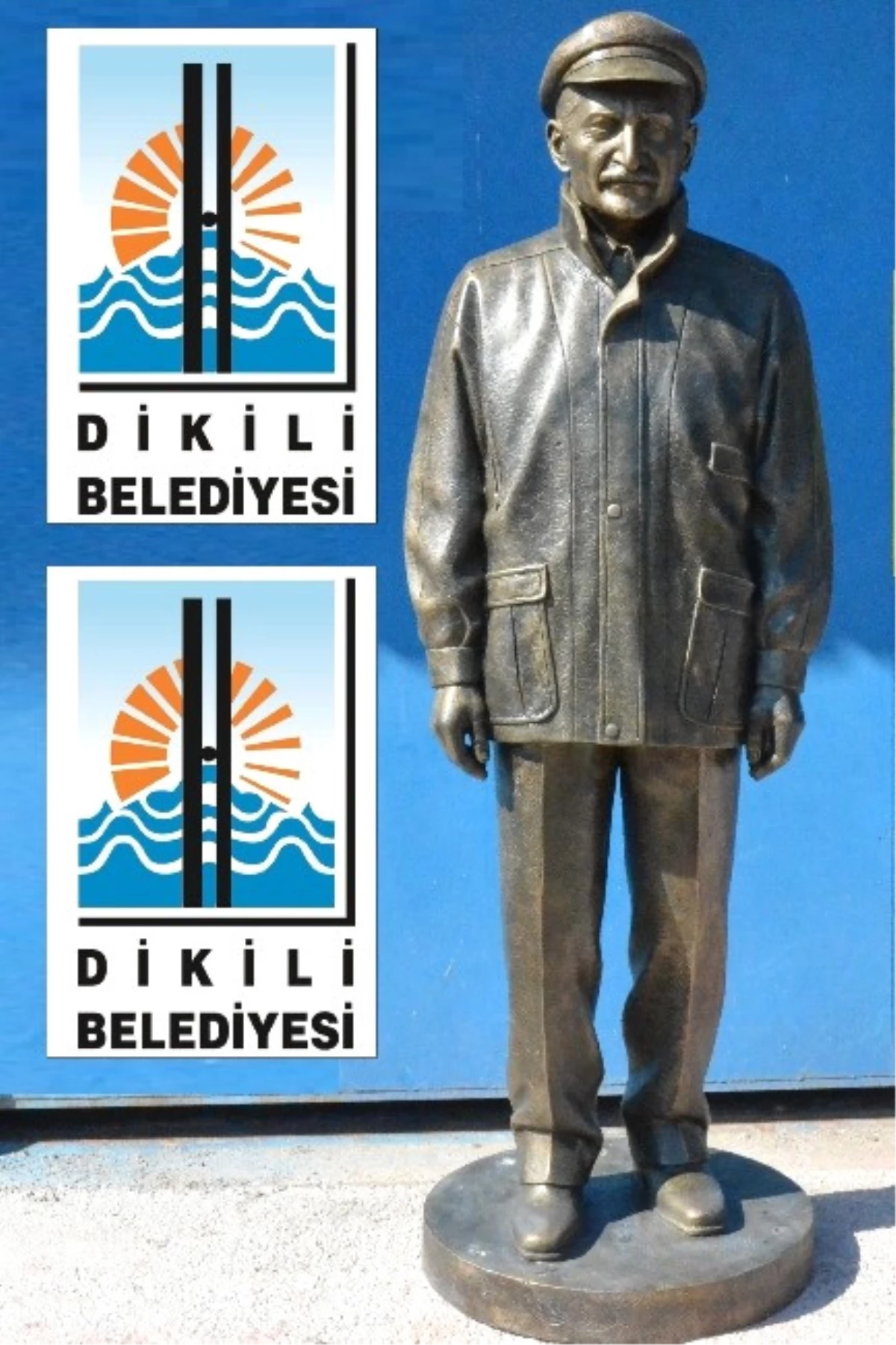 Kılıçdaroğlu, Dikili\'ye Ecevit Heykeli Armağan Etti