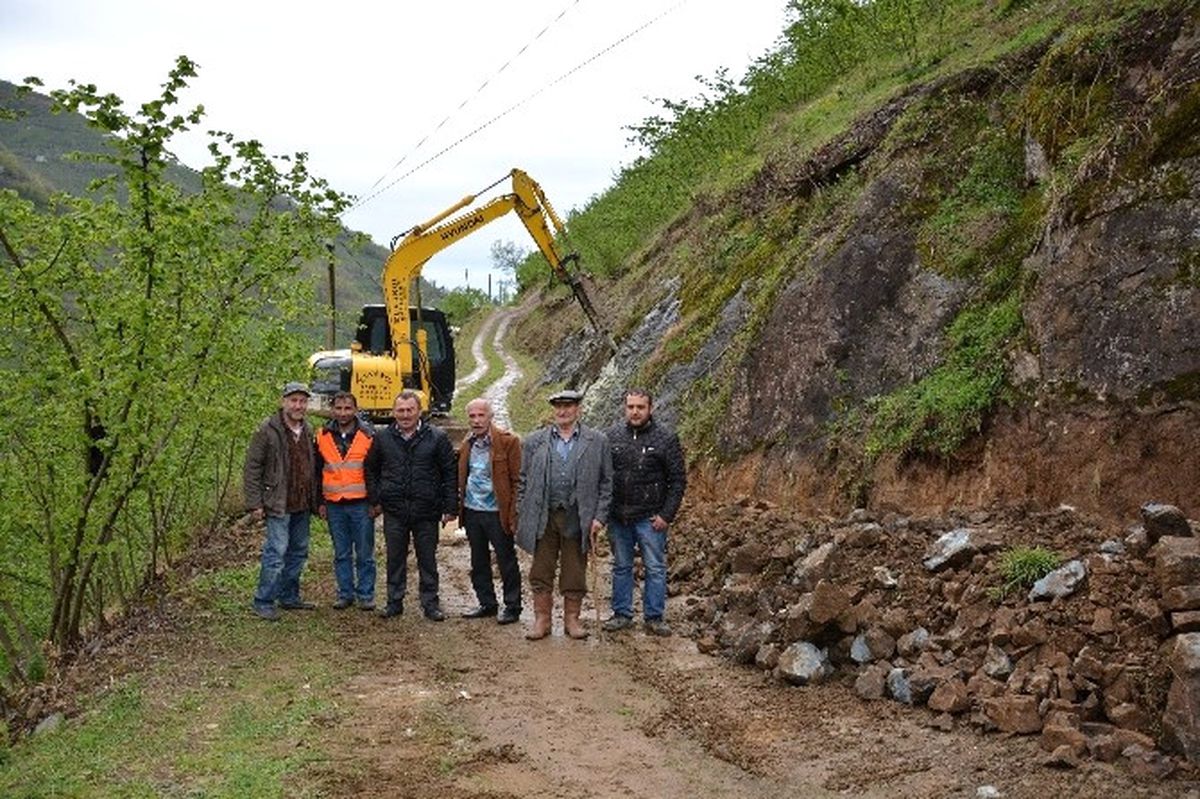 Kirazdere Mahallesi\'nde Kanal Açma Çalışmaları