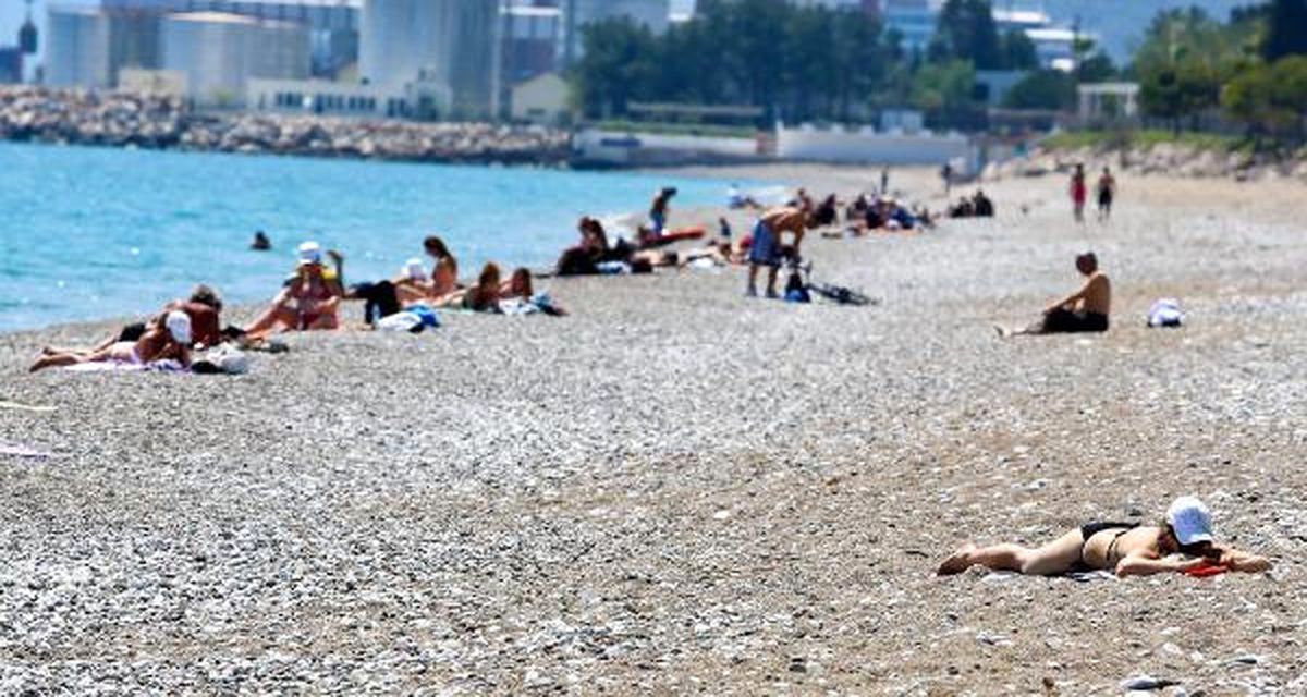 Konyaaltı Sahiline Yaz Geldi