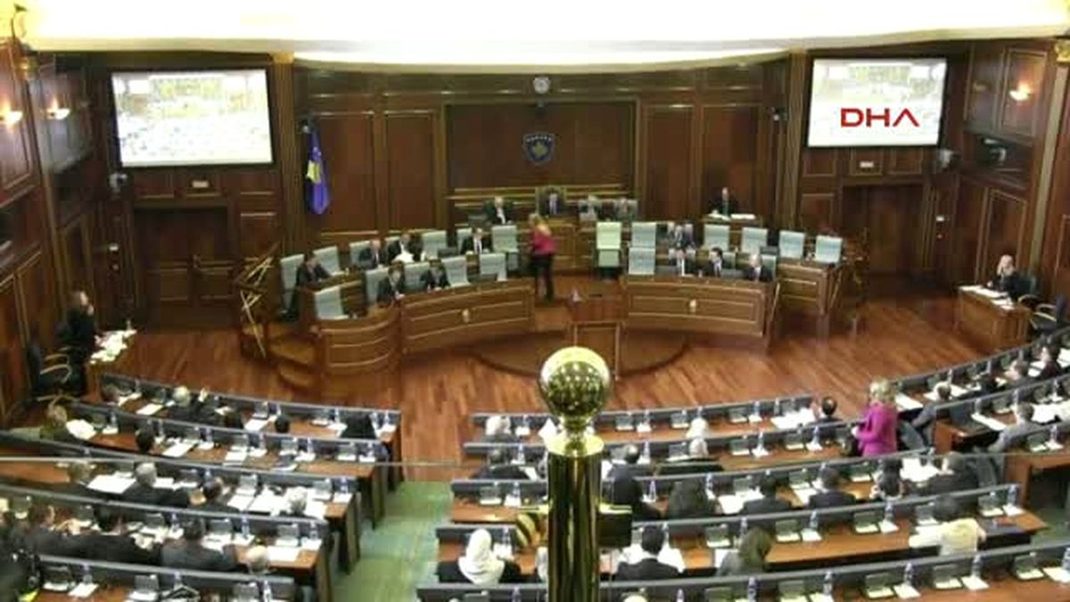 Kosova Meclisi?nde Muhalefetle Hükümet Arasında Gerginlik