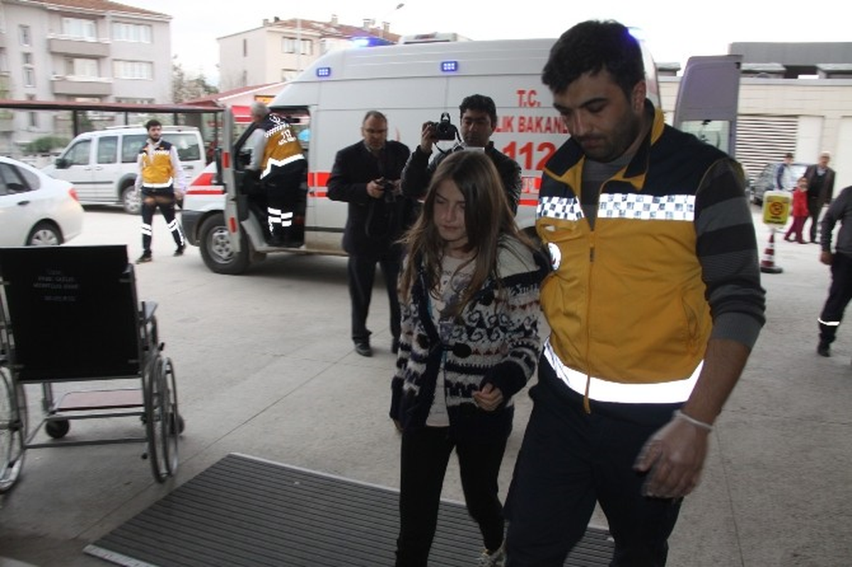 Küçük Kızın Hırsızlık Oyunu