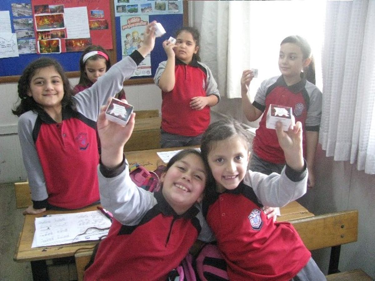 Öğrencilere Kutlu Doğum Lokumu Dağıtıldı