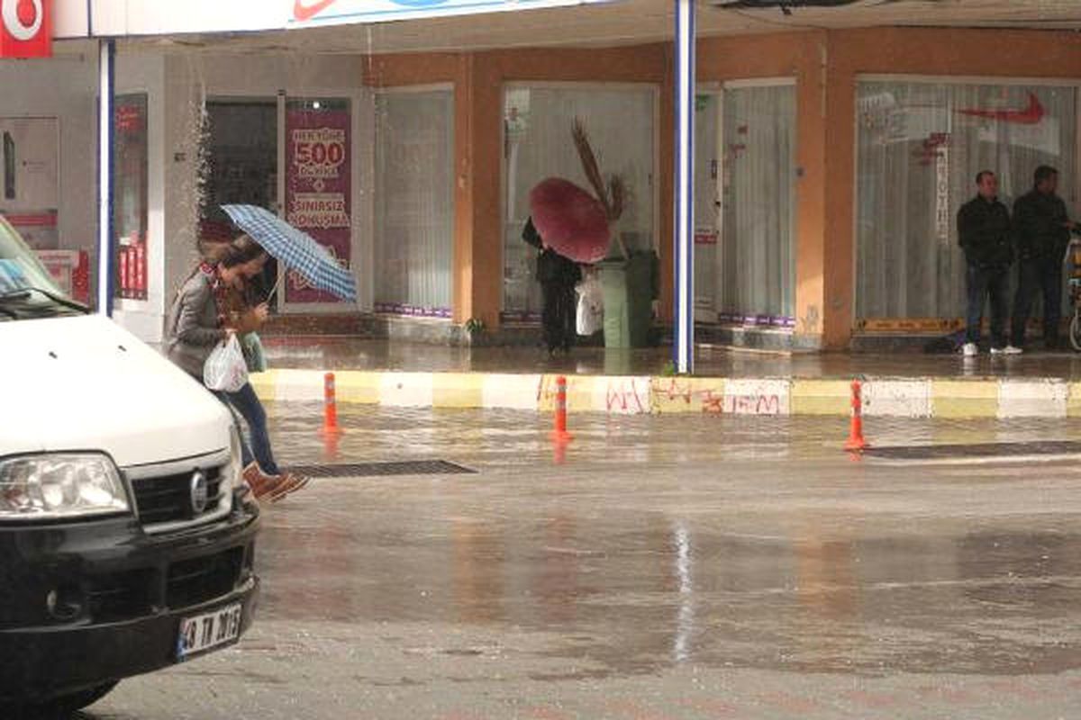 Ortaca\'ya Yağmur ve Dolu Etkili Oldu