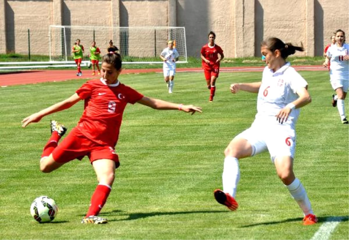 Sırbistan - Türkiye: 2-0 (Türkiye Kızlar U17 Milli Takımı Elendi)
