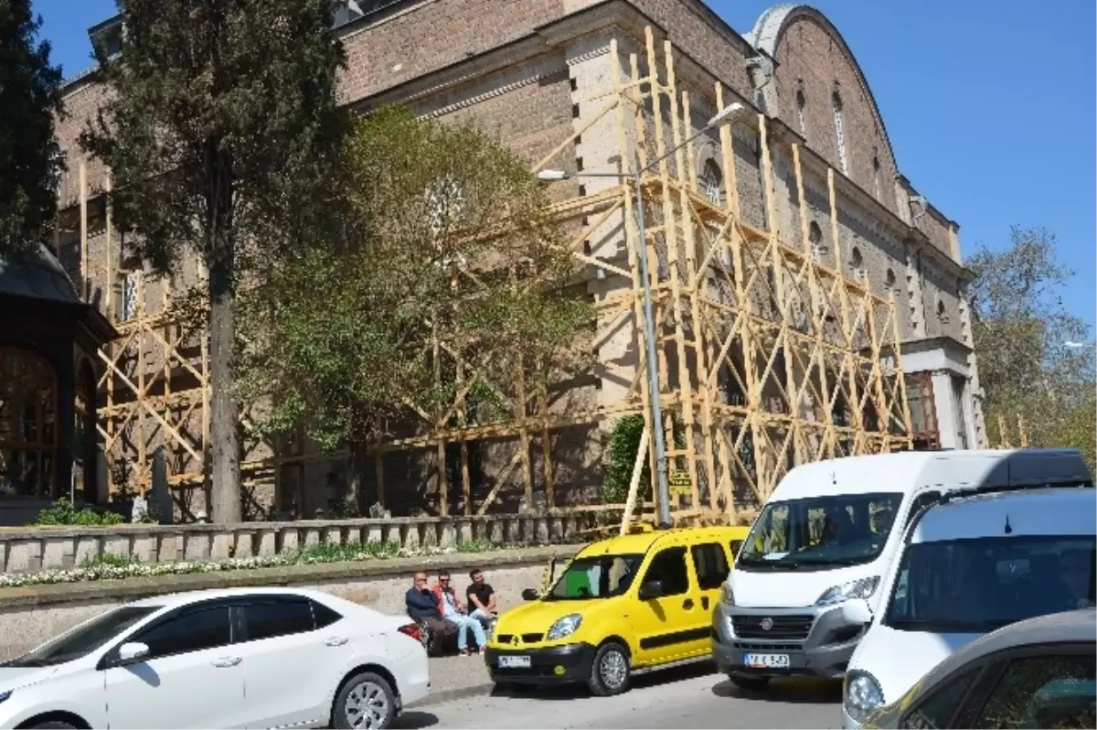 Tarihi Camide Restorasyon Başladı