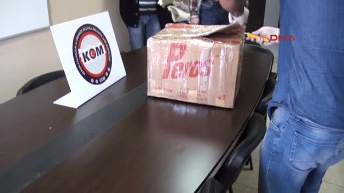 Tarsus Kargodan İçinde Uyuşturucu Bulunan Koliyi Alan Şüpheli Tutuklandı