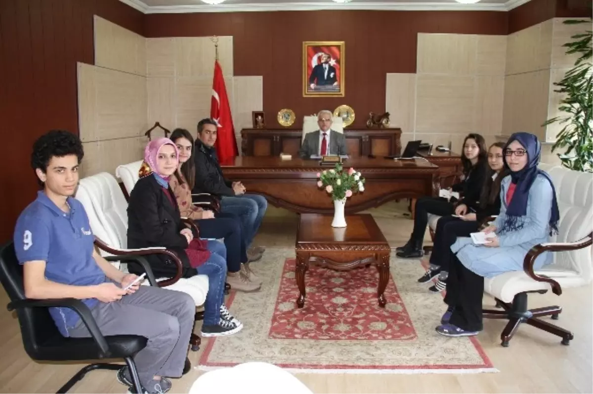 Tes-iş Adapazarı Anadolu Lisesi Toplumsal Hizmet Kulübü Üyelerinden Kuntoğlu'na Ziyaret