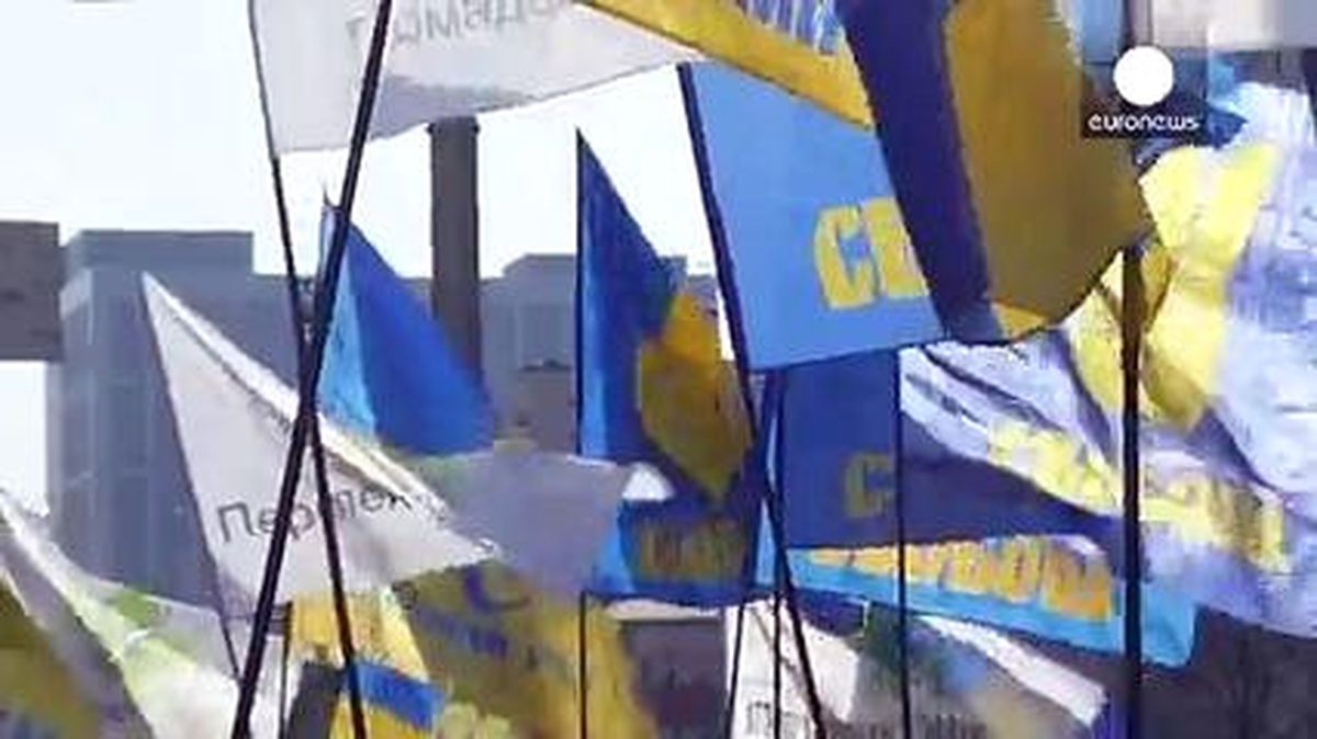 Ukrayna\'da Anayasa Mahkemesi ile Hükumet Arasında Gerginlik