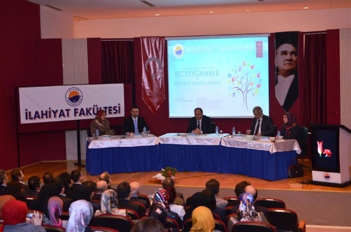 Üniversitede Kutlu Doğum Haftası Etkinliği